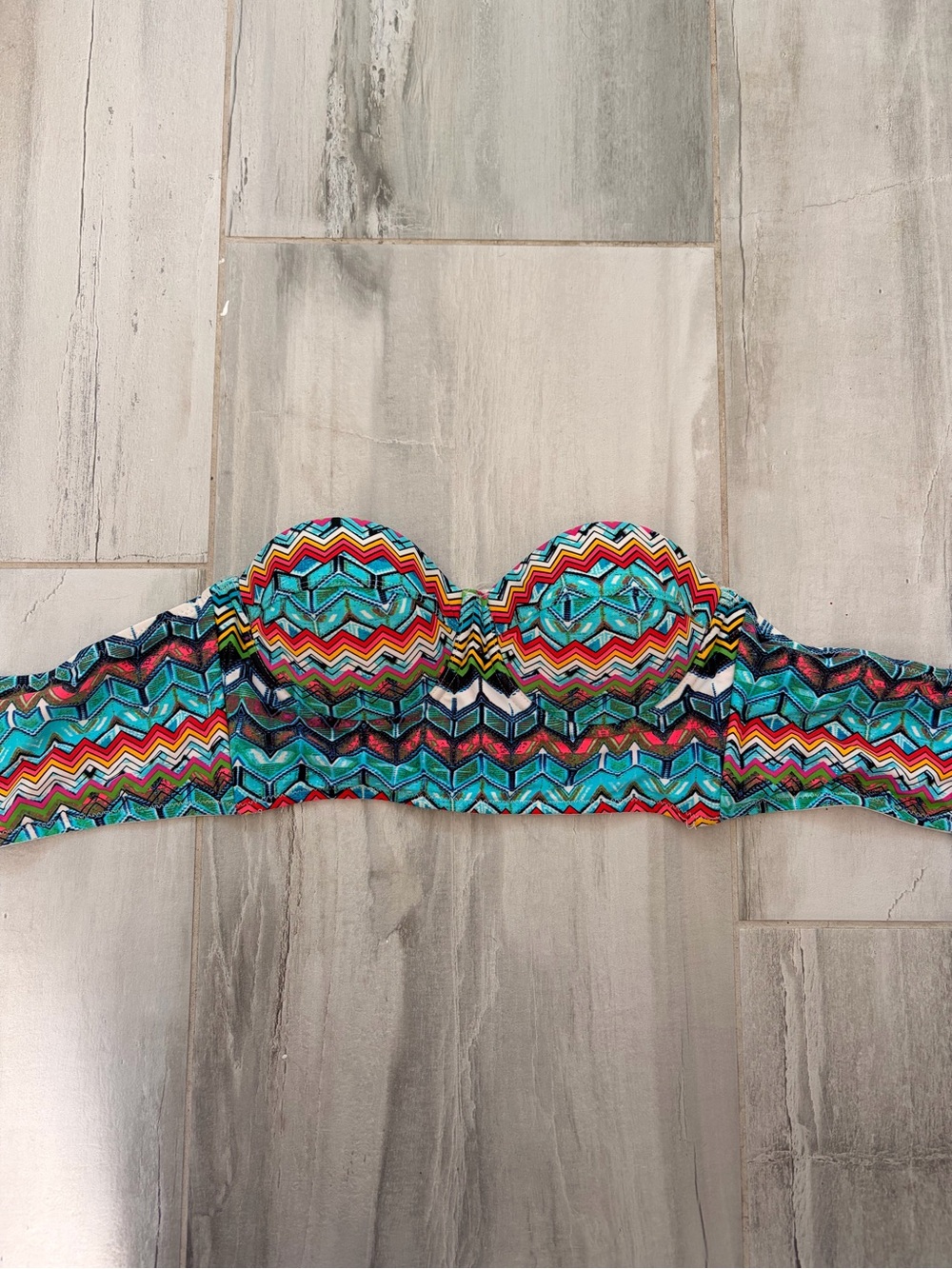 Jessica Simpson - Multi-Color Strapless Bandeau bathingsuit top